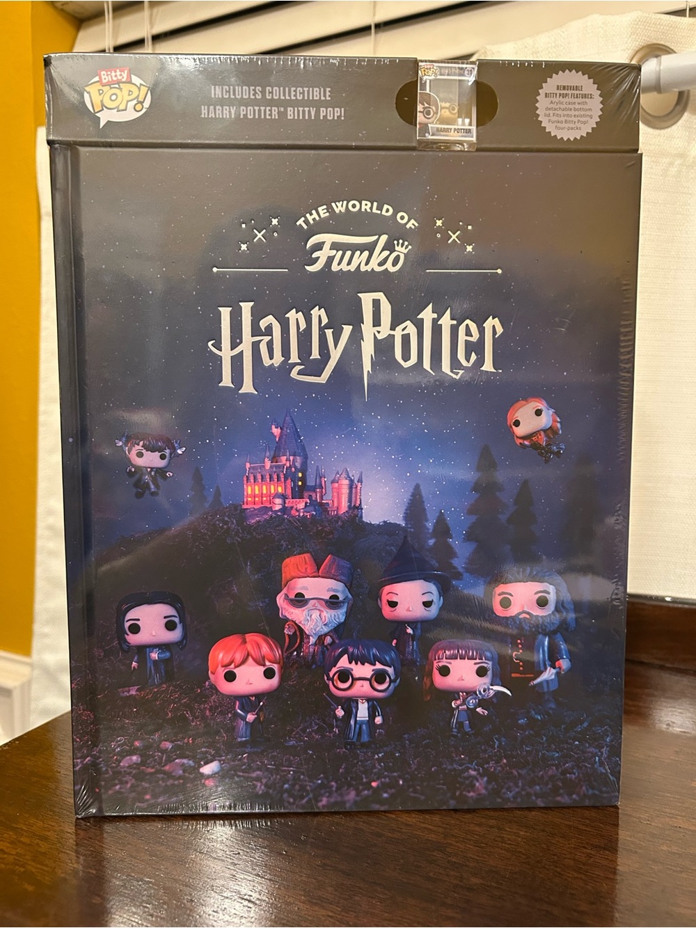 The World of Funko Harry Potter Book w/Bitty Pop Collectible Figure NWT